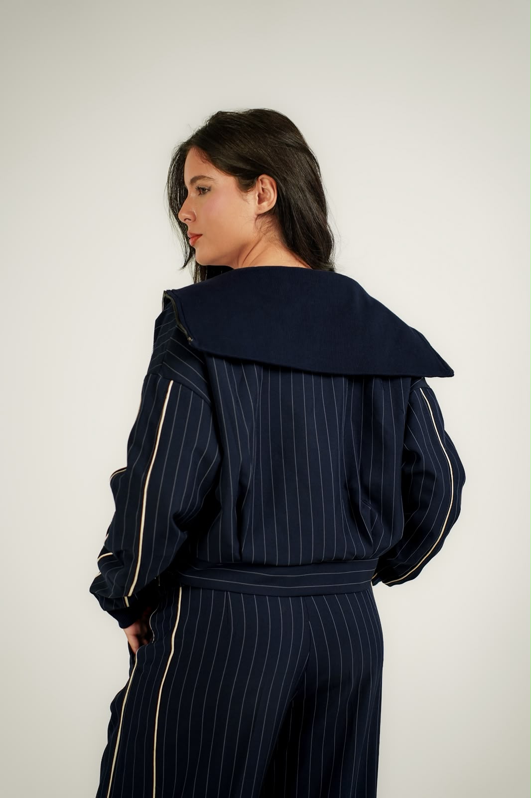 Cropped Wide Layered Collar Jacket
