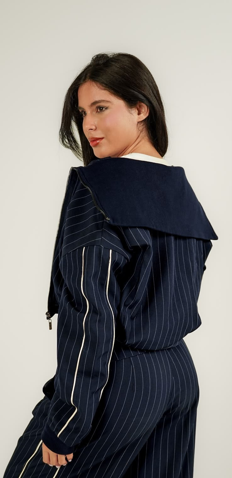 Cropped Wide Layered Collar Jacket